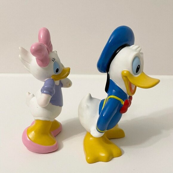 Disney Donald Duck and Daisy Vinyl Figure 4.5 and 5 Inch Toys - Picture 2 of 16